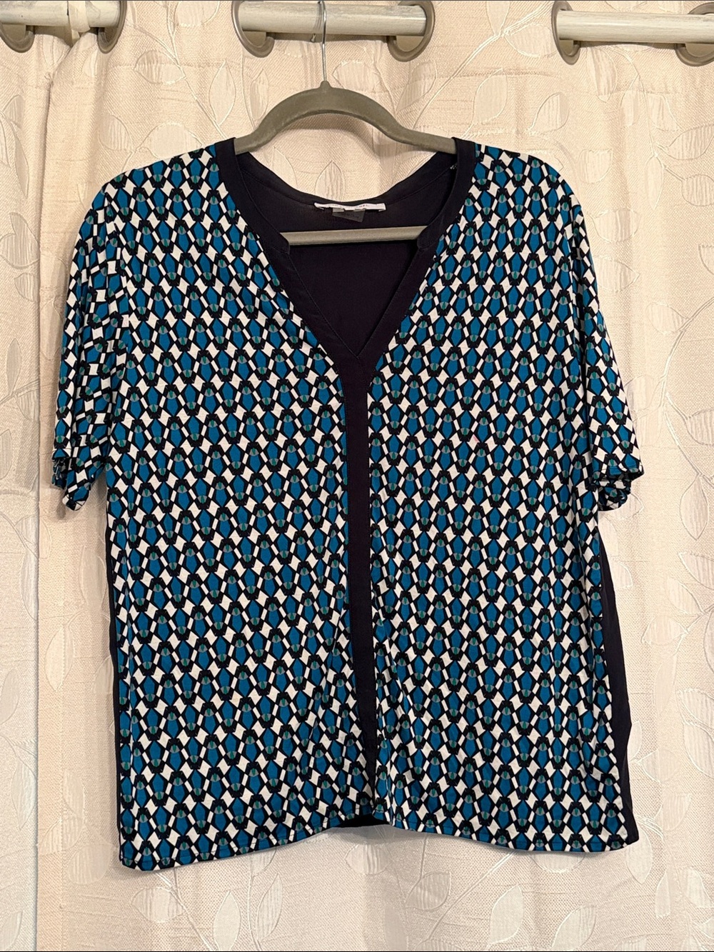 Gerard Darel Geometric V-Neck Short Sleeve Top